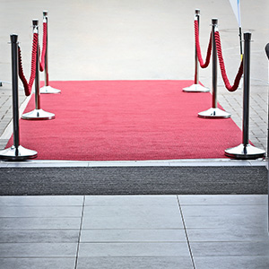 Roter Teppich vor einer Location - Partyservice Schneebesen